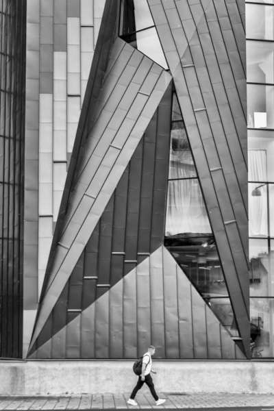 Arnaud Serander (France) – Triangulation