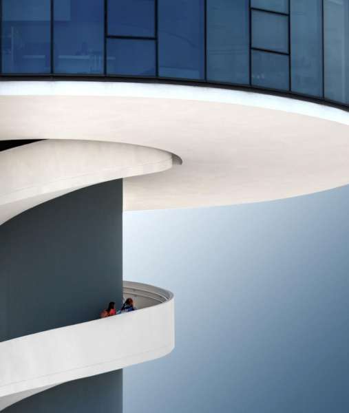 Backlight Group digital ribbon – Christiane Heggemann (Germany) – goes up