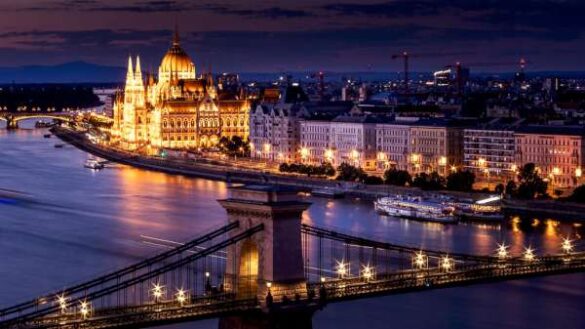 Dejan Kocev (North Macedonia) – When the city lights…