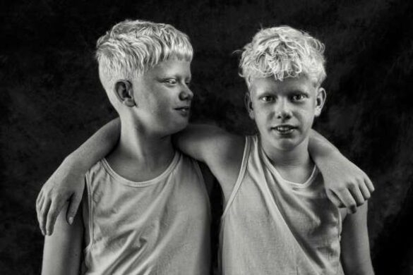 Karen Moffatt-McLeod (New Zealand) – Between Us