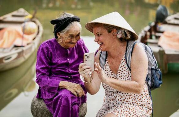 Khanh Tran (VietNam) – Sharing the Moment