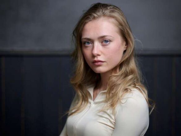 Niklaus Fringeli (Switzerland) – Oona_25_12_color
