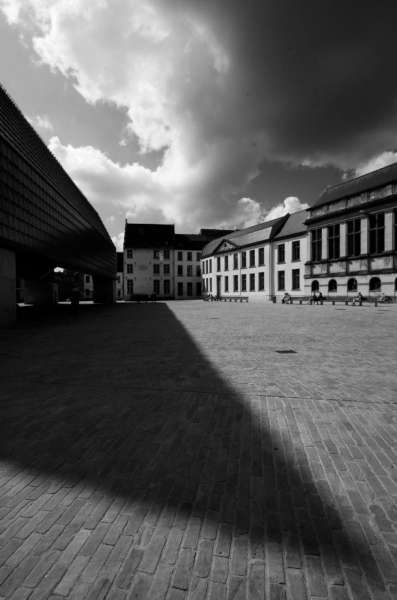 Petros Zervos (Greece) – LIGHT AND SHADOW