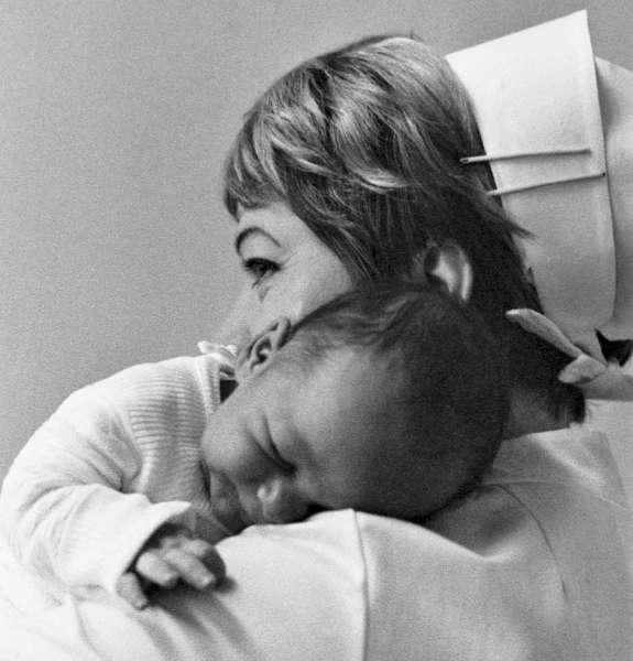 Reinhard Engfer (Germany) – Childrens nurse Moni…
