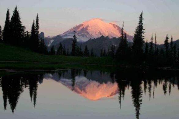 SALON Honorable Mention E-Certificate – Norman Johnson (USA) – Mt Rainer Sunrise