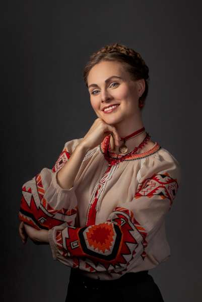 Serhii Uspalenko (Ukraine) – Ukrainian woman