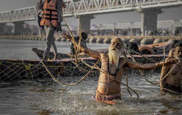 Vinay BV (India) – Kumbh Sadhu bath 520…